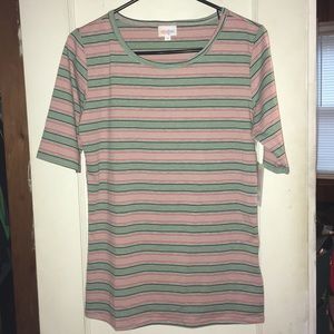NWT LuLaRoe M Gigi Top